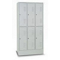 Garderobenschrank mit Sockel, 3 Abteile, 6 Fächer